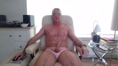 What a wanker, caught on live cam