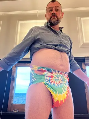 Diaperfag exposed at work